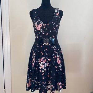 Black and Floral sleeveless V neck dress! Great dress very versatile!